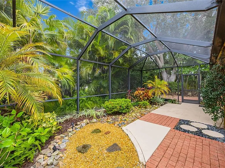 7546 Mill Pond Cir — Photo 23