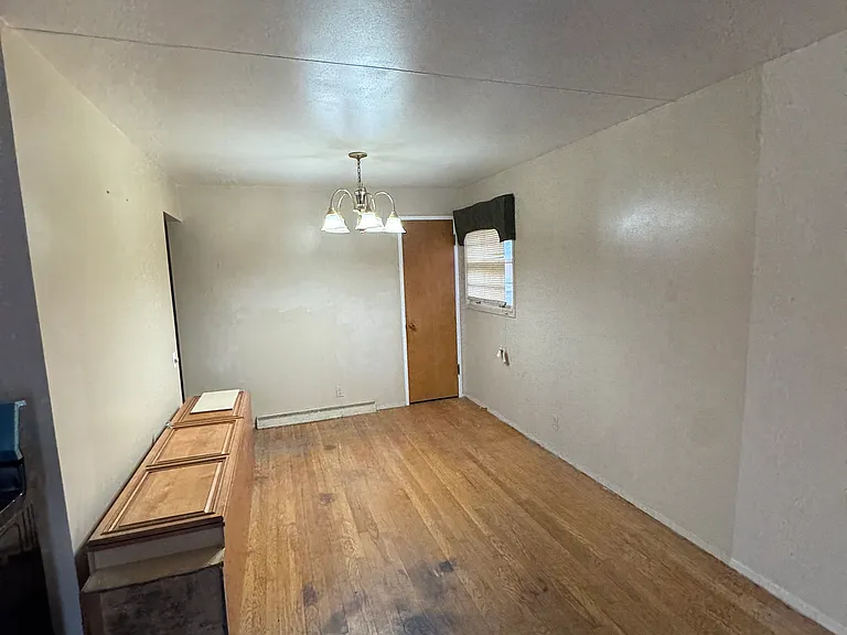 9619 Newton Dr — Photo 5
