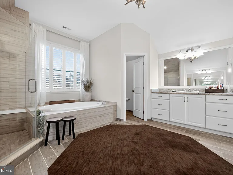 1036 Matthew Way — Photo 35
