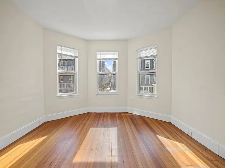 20 Sudan St #3 — Photo 12