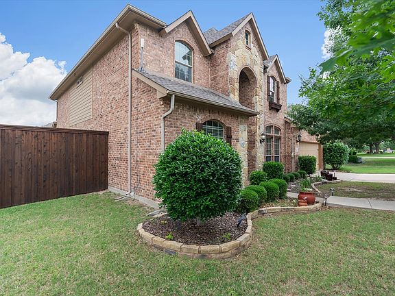 2nd image of 1621 Lakemere Dr