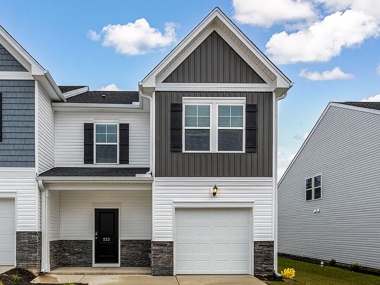 223 Sunny Hill Dr — Photo 1