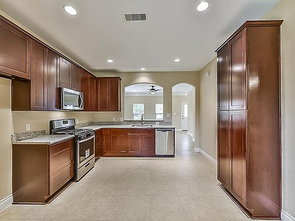 5th image of 1405 Briarwood Dr