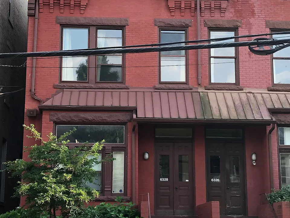 Townhome on a quiet neighborhood street in Shadyside. Fantastic location near parks, restaurants, shopping, and transit.