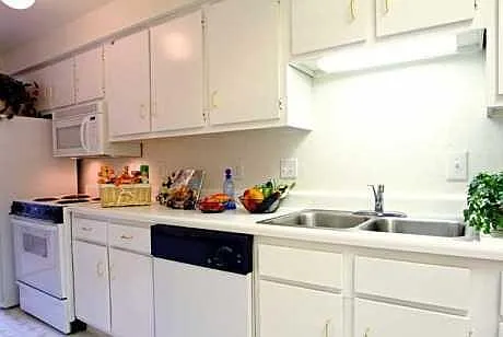 9446 Briar Forest Dr — Photo 3