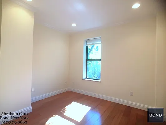 Rented by Bond New York | media 5