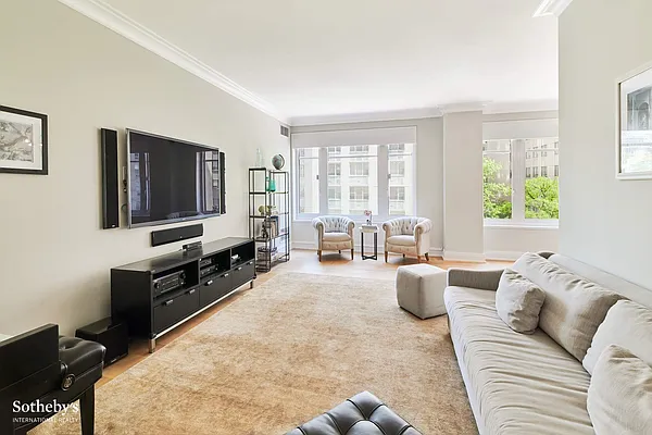 Sold by Sotheby's International Realty | media 14