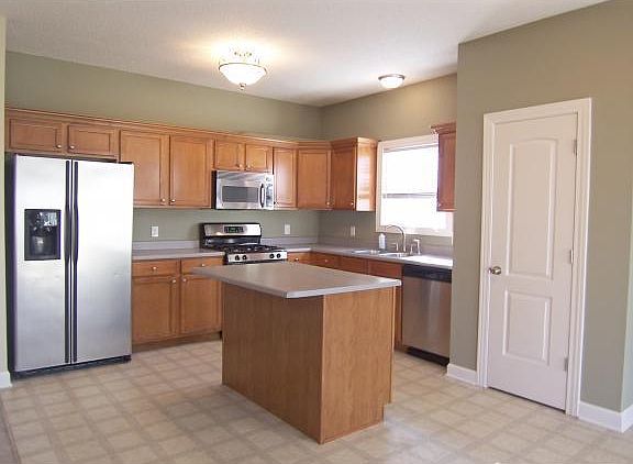 2nd image of 1632 N Sweetgum Dr