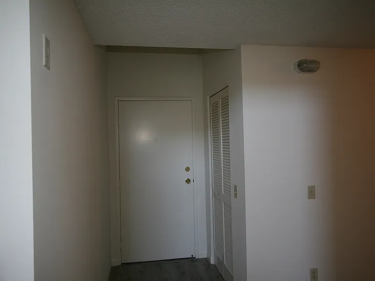 3637 Clarington Ave #213 — Photo 113