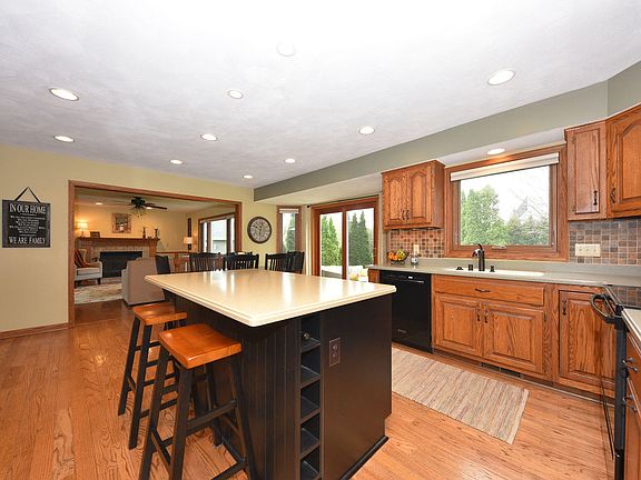 5th image of 14085 W Meadowshire Dr