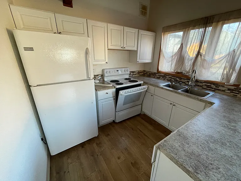 1510 1/2 E St #1510 — Photo 9