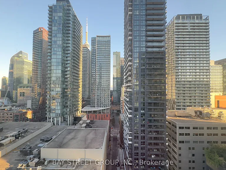 318 Richmond St W #1809 — Photo 4