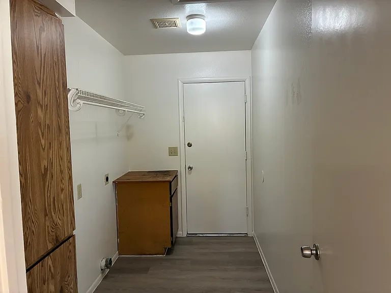 3672 W Oakland St — Photo 36
