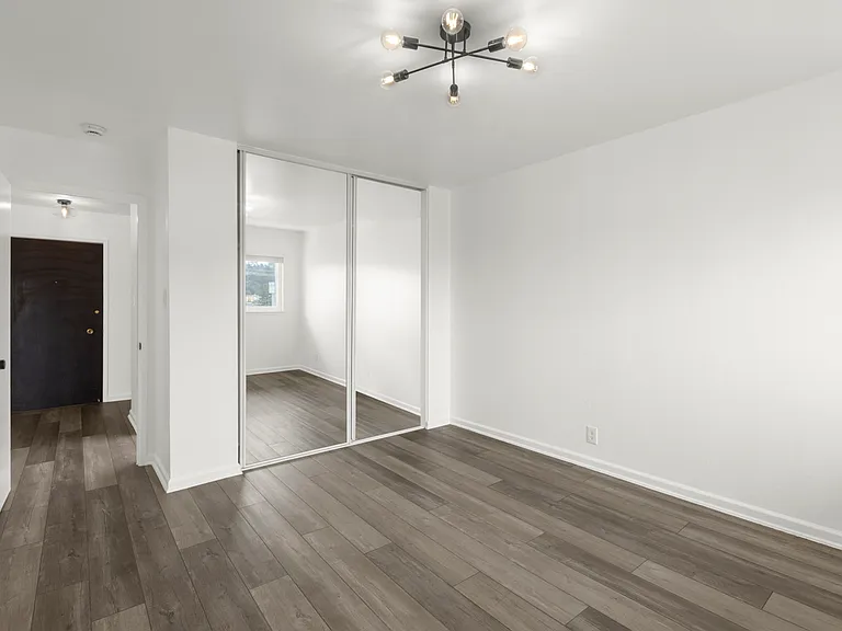 The Edgeworth Apartments — Photo 25