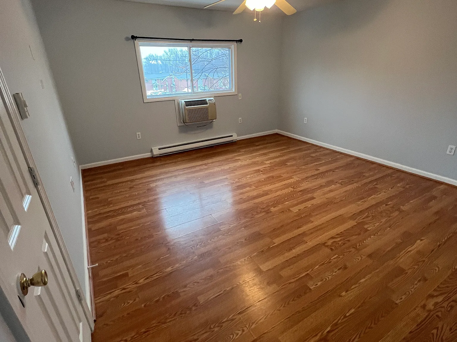 2 bed, 900 sqft, $1,750 — Photo 3