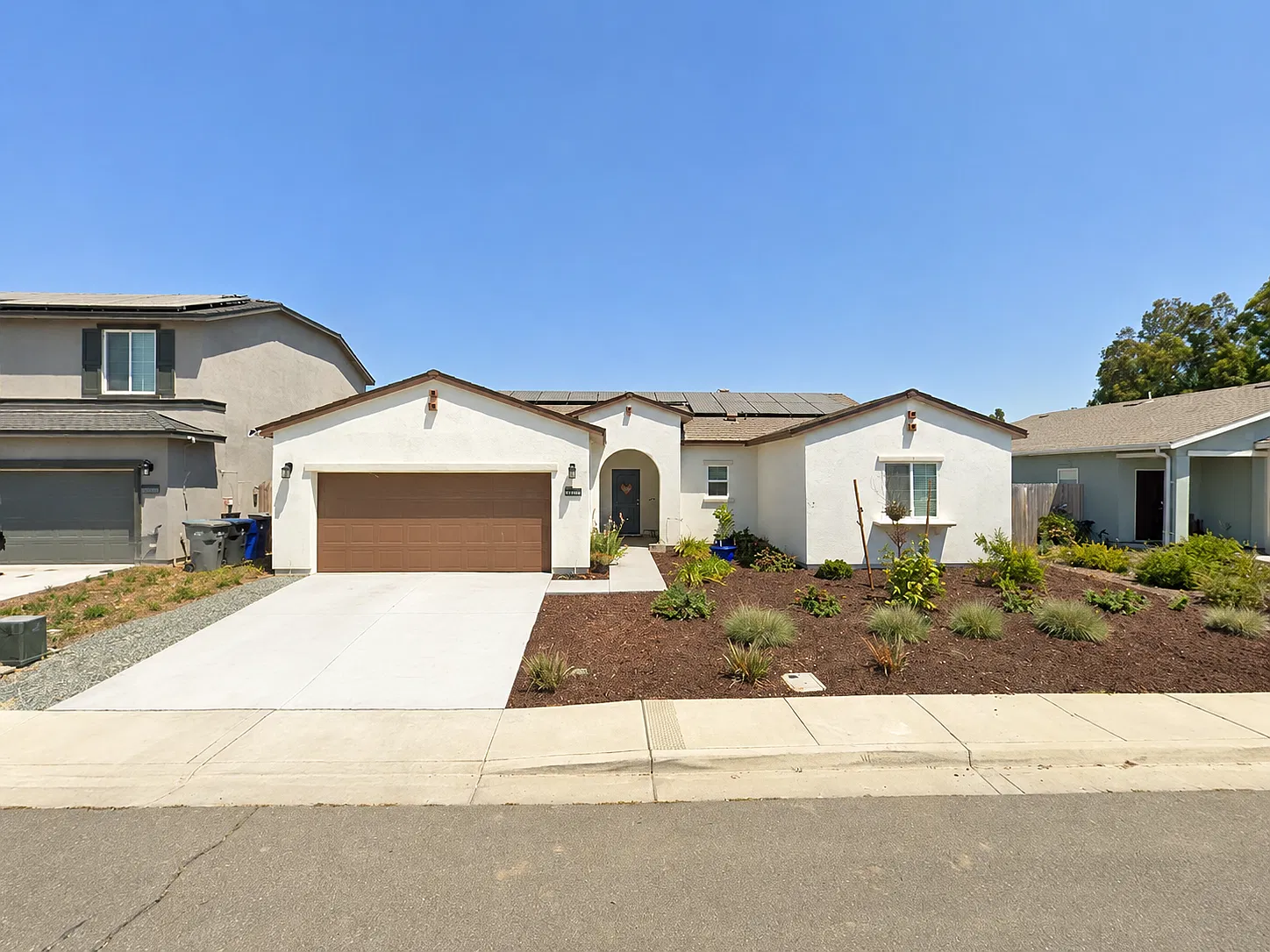 10113 Tulip Avenue - 1 — Photo 1