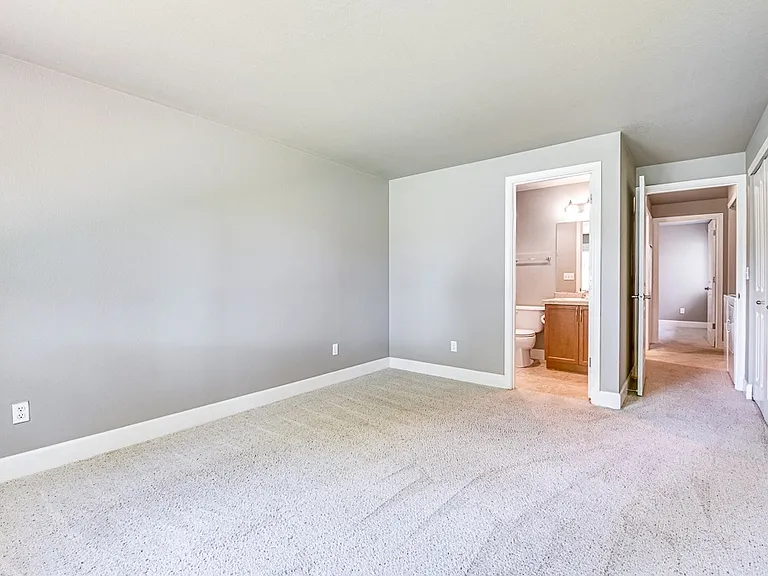 Village at The Pointe Apartments — Photo 11
