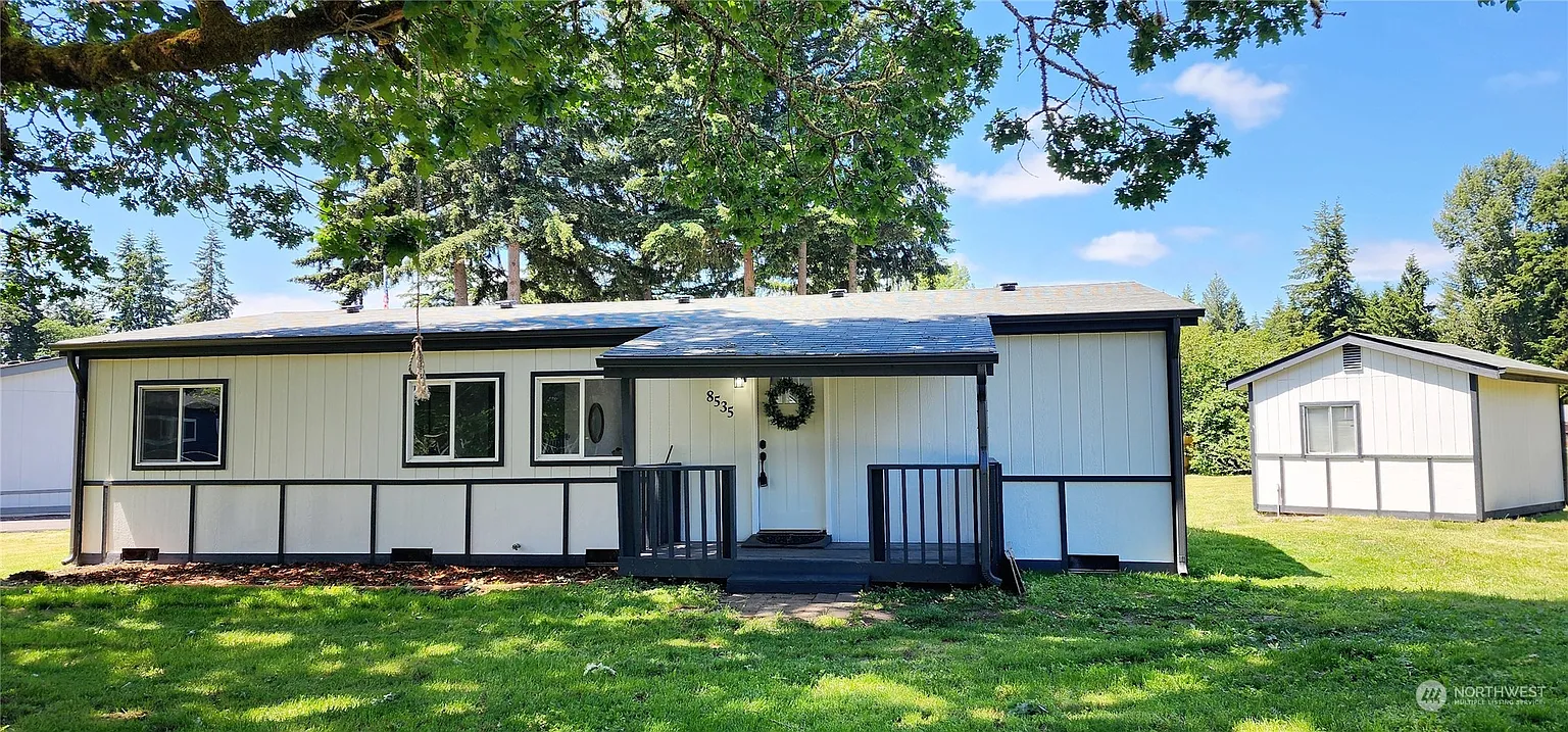 8535 McNiece Loop SE photo 1