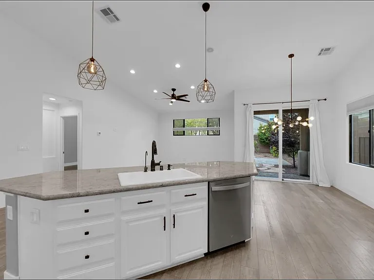 9929 Lago De Coco Ave — Photo 11
