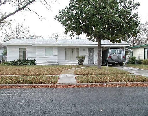 1st image of 218 GENERAL KRUEGER DR