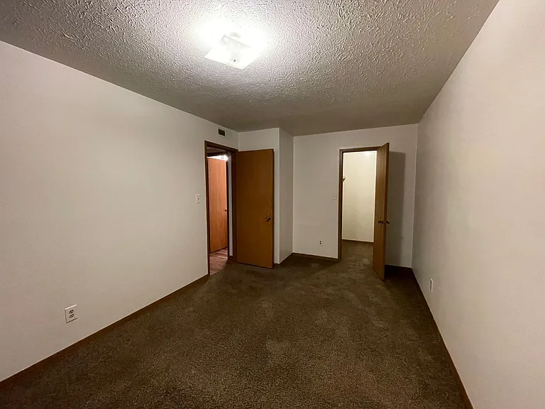 435 S Silverwood Ln #2 — Photo 7