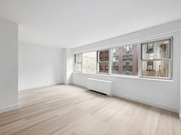 321 East 48th Street image 8 of 9