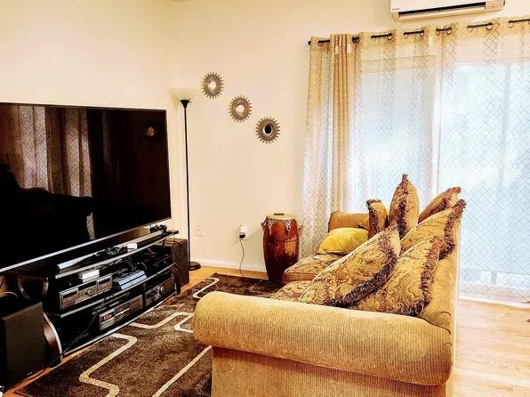 87 4th Ave Floor 1, Lowell, MA 01854