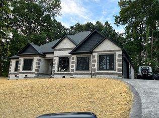 Meadowcrest Ln, Dandridge, TN 37725