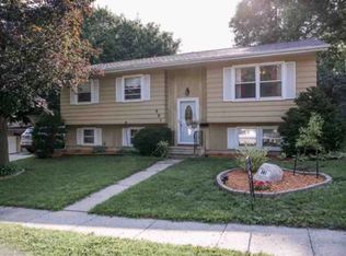 901 5th St NW, Waverly, IA 50677
