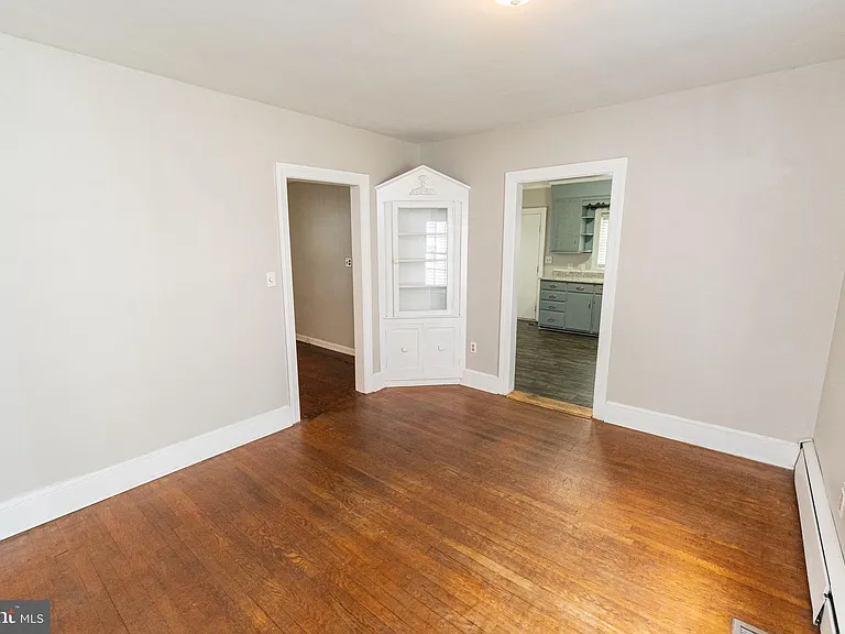 1109 N Division St — Photo 15