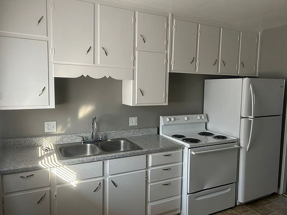 2nd image of 1011 Forest Ct APT 16
