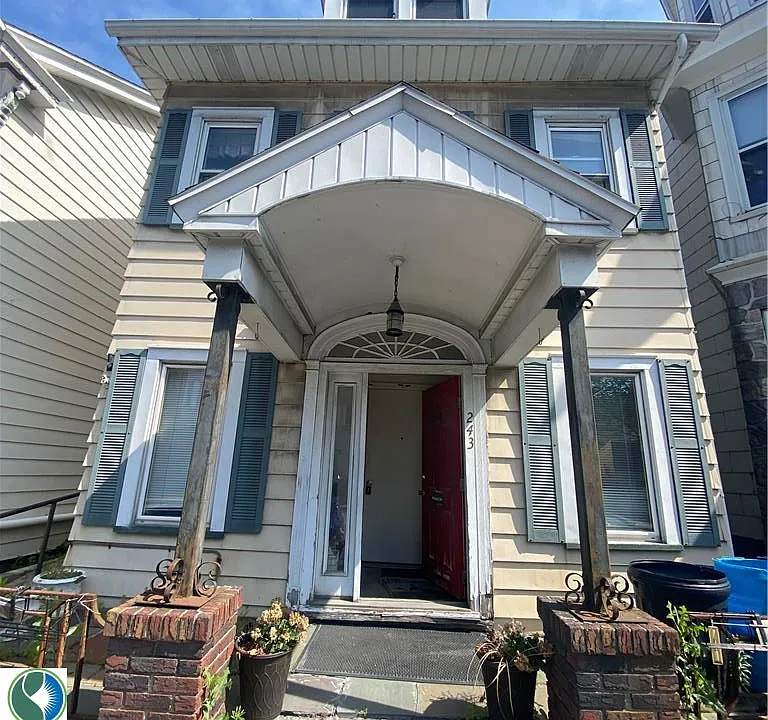 243 E Broad St #1