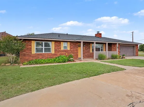 633 E Benton Ave, Sayre, OK 73662