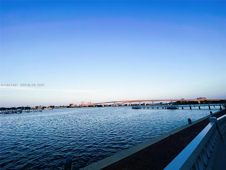 231 Riverside Dr #1210 — Photo 60