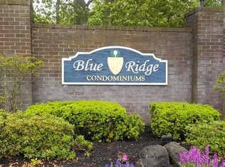 840 Golf Ln, Medford, NY