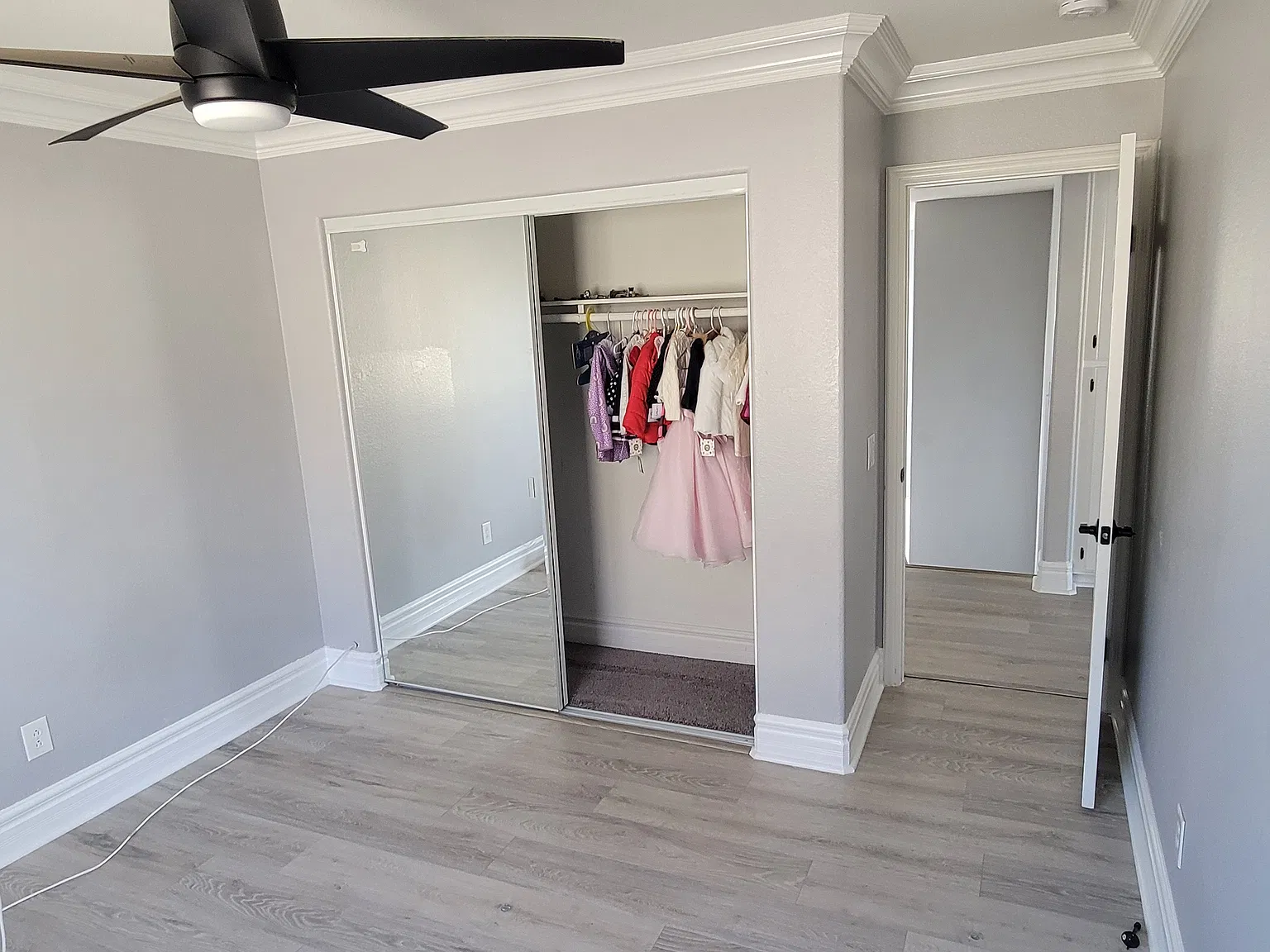 4 bed, 2.5 bath, 2632 sqft, $3,350 — Photo 2