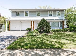 2069 Berkley Ln, Merrick, NY 11566