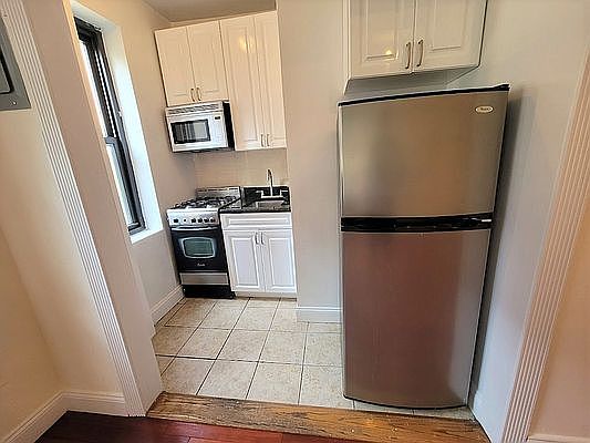 4th image of 310 E 74th St APT 5c