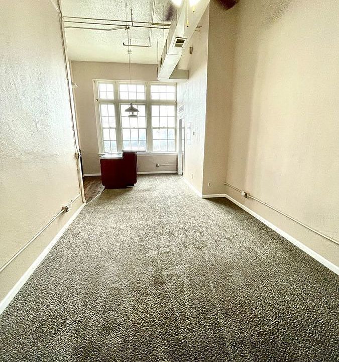 2nd image of 826 S 14th St APT 305