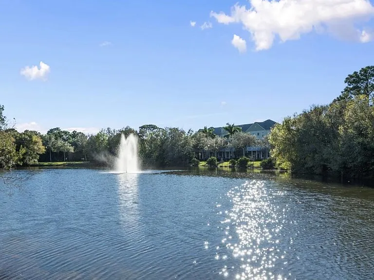 335 E Thatch Palm Cir #104 — Photo 32