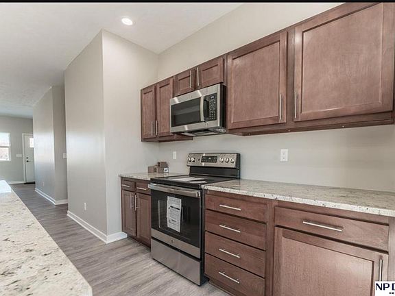 5th image of 1111 Whitney St