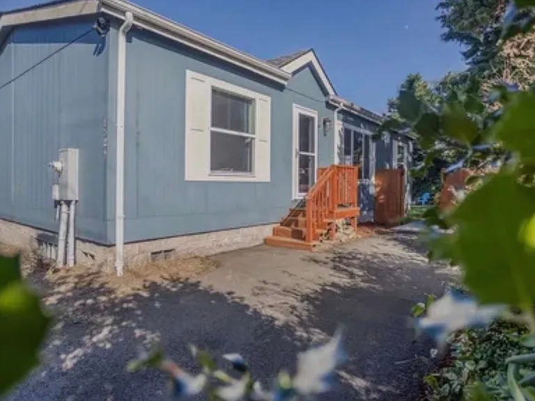 6824 SW Galley Ave — Photo 1