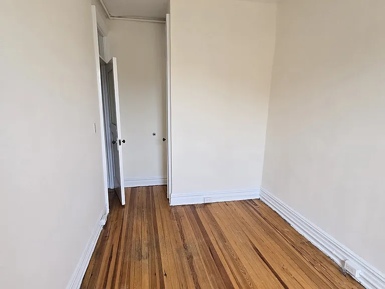 33 Bank St #26 — Photo 8