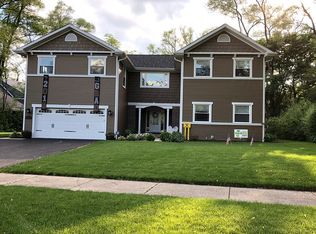 2020 2nd St, Northbrook, IL 60062