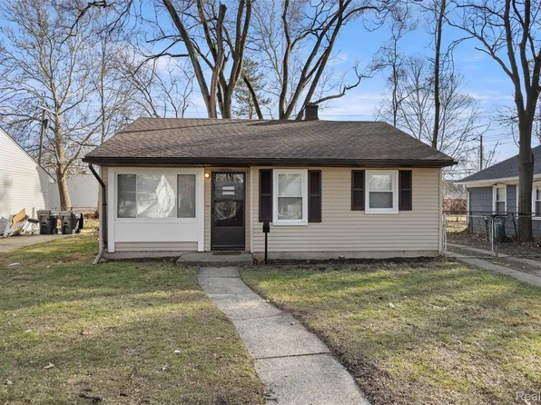 10101 Albany St, Oak Park, MI 48237