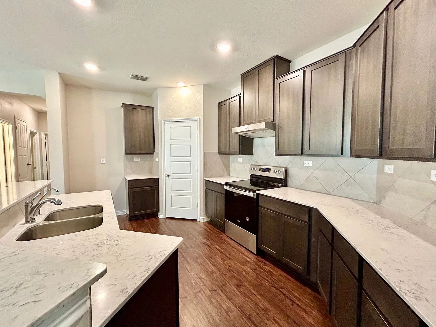 3bed / 2 Bath House For Lease In New Braunfels! Available Now! — Photo 1