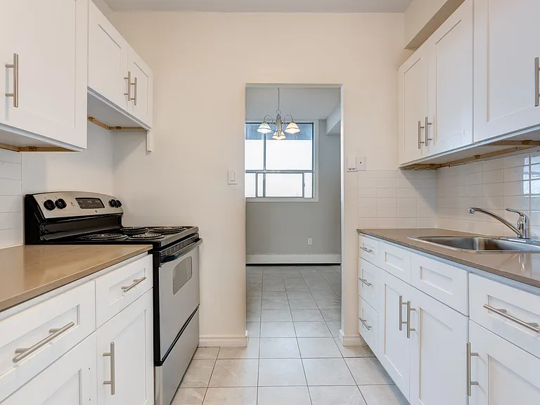 222 Nonquon Rd — Photo 4