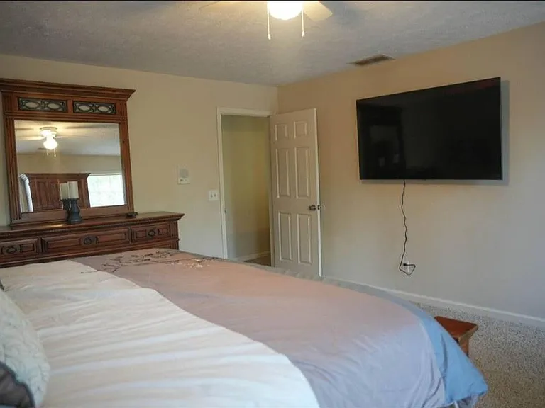 5043 Blackberry Ln — Photo 17