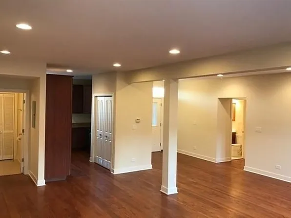 3911 W Addison St APT 3B, Chicago, IL 60618