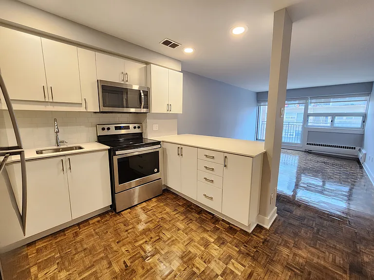 420 Gilmour St — Photo 3